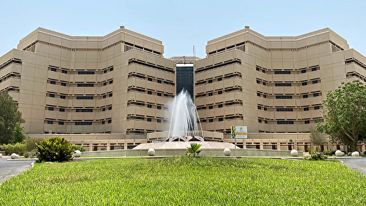 هل يوجد فرز رابع في جامعة الملك عبدالعزيز 1446؟ آخر المستجدات حول القبول