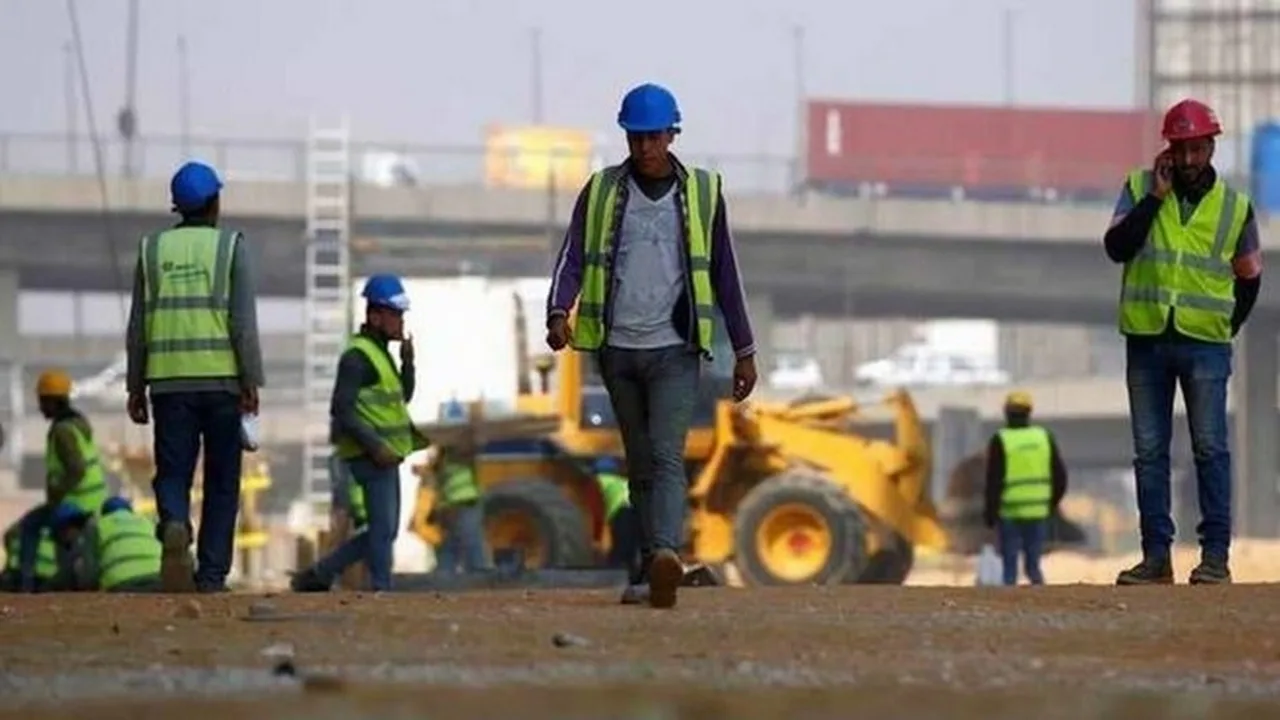 دليل خدمة تحسين العلاقة التعاقدية في السعودية 2025 للعمالة الوافدة وأصحاب العمل